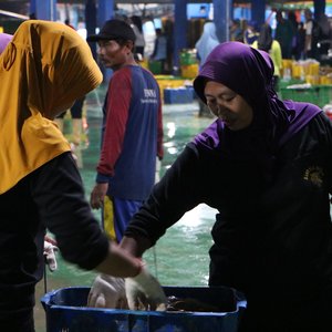 Migrant fishing workers women Indonesia
