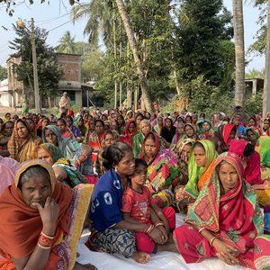 Dhinkia women