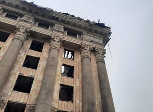 Kharkiv_regional_state_administration_after_shelling_(2)