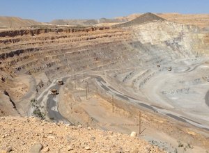 Open-pit_Copper_Mine_Mission_Complex_(17015286671)