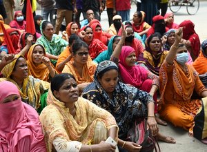 Women workers protest for owed wages in Bangladesh