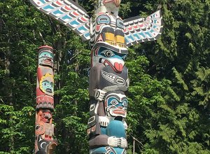 totem-pole-story-pole-vancouver-stanley-park-preview